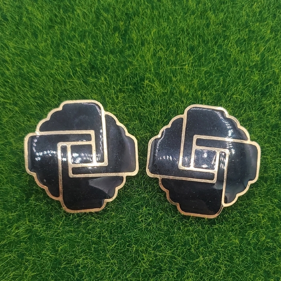 Vintage Estate Earrings E1021 - Picture 1 of 3